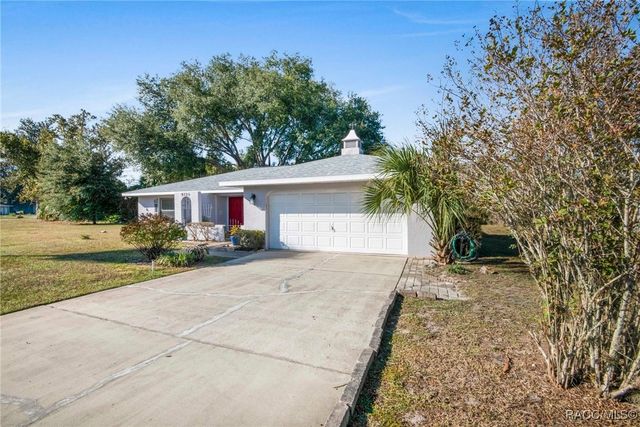 9526 E Village Green Circle, Inverness, FL 34450