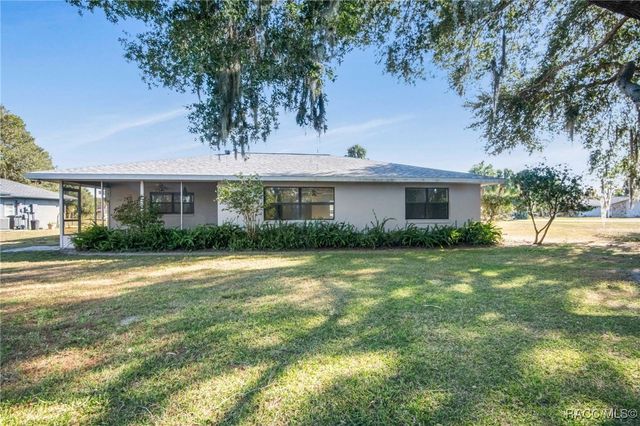 9526 E Village Green Circle, Inverness, FL 34450