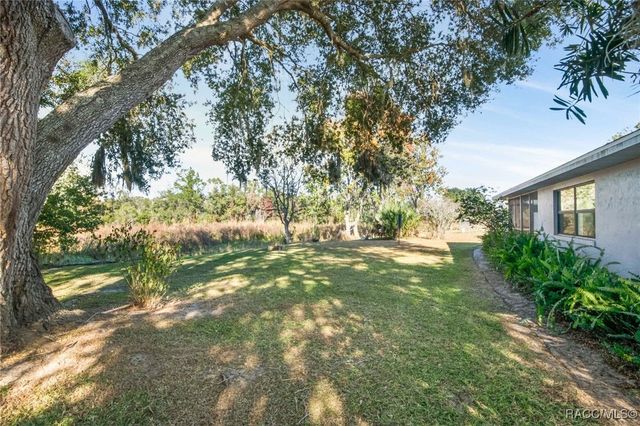 9526 E Village Green Circle, Inverness, FL 34450