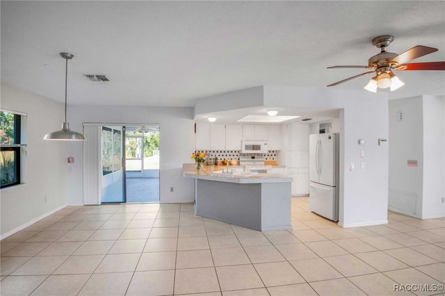 9526 E Village Green Circle, Inverness, FL 34450