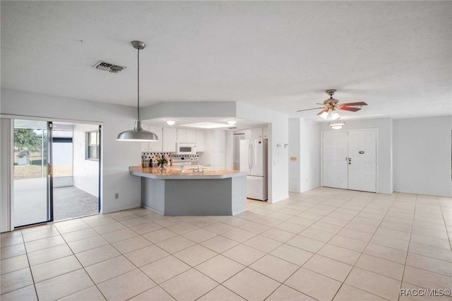 9526 E Village Green Circle, Inverness, FL 34450