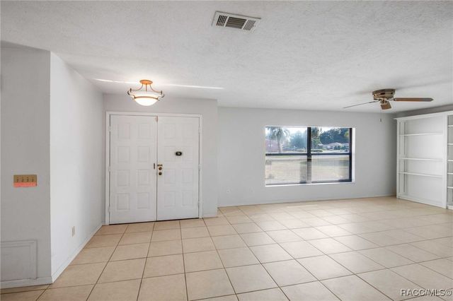 9526 E Village Green Circle, Inverness, FL 34450