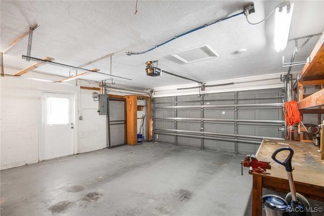 9526 E Village Green Circle, Inverness, FL 34450