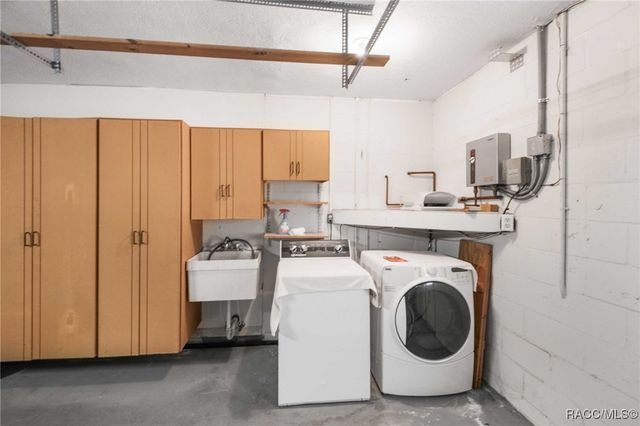 9526 E Village Green Circle, Inverness, FL 34450