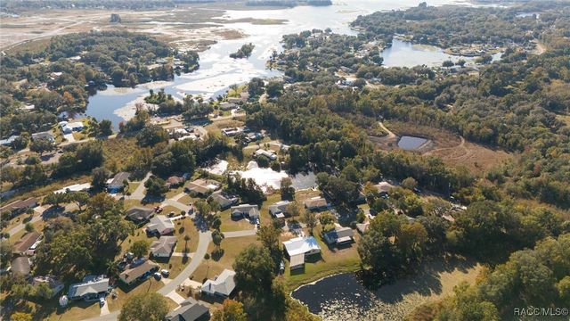 9526 E Village Green Circle, Inverness, FL 34450