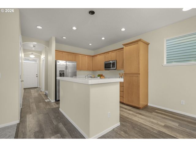 20591 Sw RAVENSWOOD St, Beaverton, OR 97078