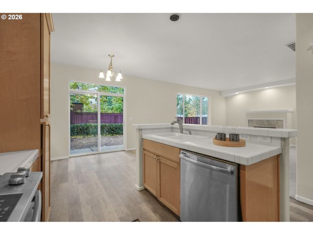 20591 Sw RAVENSWOOD St, Beaverton, OR 97078