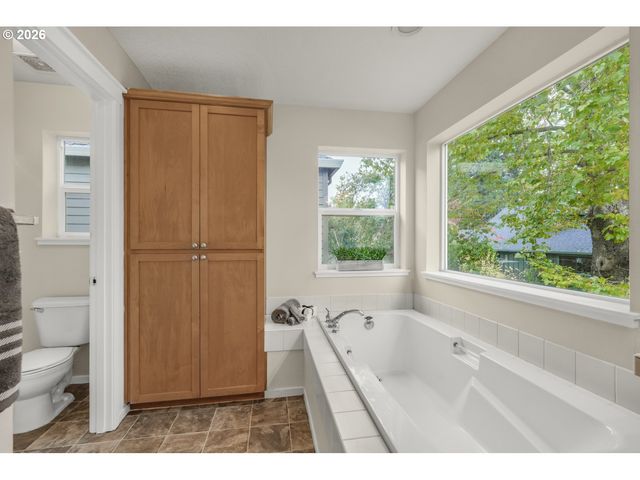 20591 Sw RAVENSWOOD St, Beaverton, OR 97078