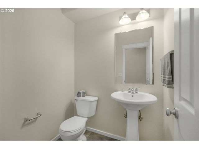 20591 Sw RAVENSWOOD St, Beaverton, OR 97078