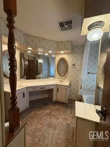 505 45th Street, Bakersfield, CA 93301