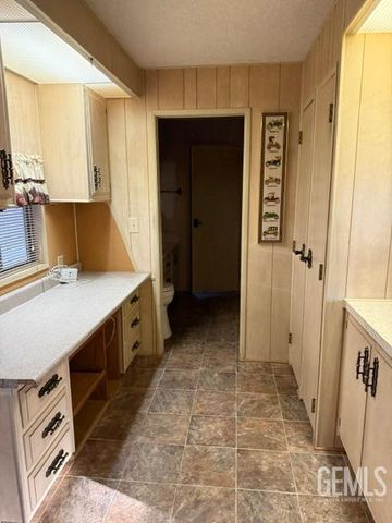 505 45th Street, Bakersfield, CA 93301