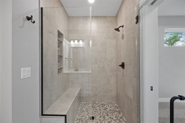 160 Pleasant Hill Drive NE, Swisher, IA 52338