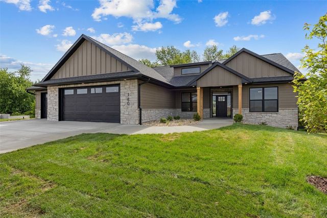 160 Pleasant Hill Drive NE, Swisher, IA 52338
