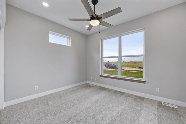 160 Pleasant Hill Drive NE, Swisher, IA 52338