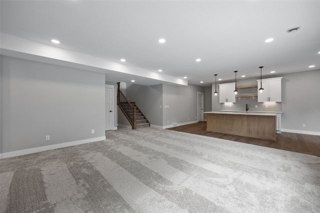 160 Pleasant Hill Drive NE, Swisher, IA 52338