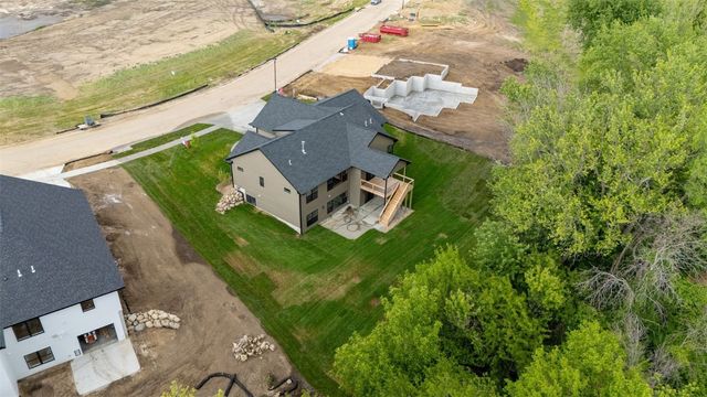 160 Pleasant Hill Drive NE, Swisher, IA 52338