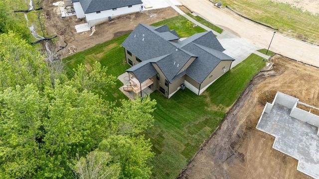 160 Pleasant Hill Drive NE, Swisher, IA 52338