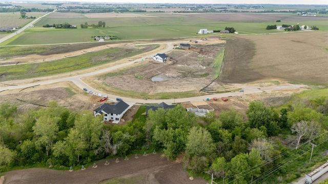 160 Pleasant Hill Drive NE, Swisher, IA 52338