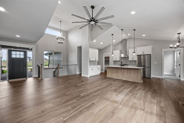 160 Pleasant Hill Drive NE, Swisher, IA 52338