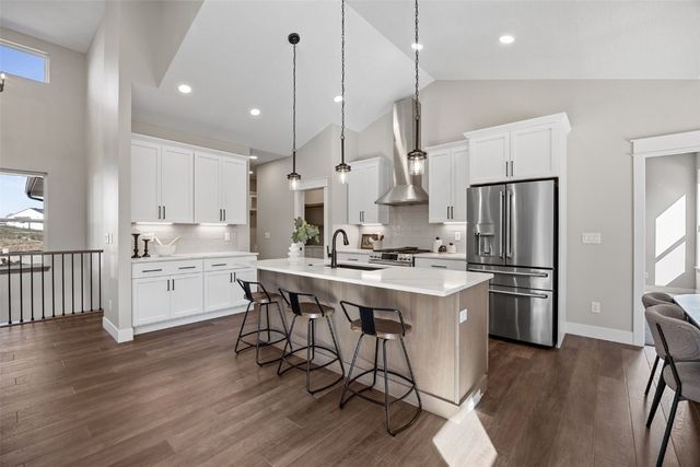 160 Pleasant Hill Drive NE, Swisher, IA 52338