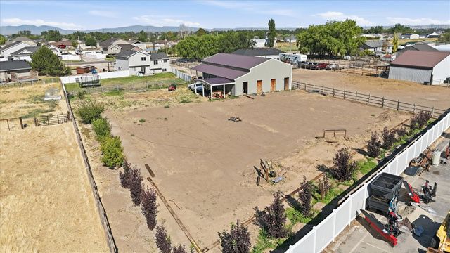 3702 N HIGLEY RD, Farr West, UT 84404