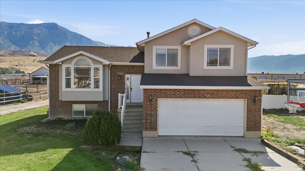 3702 N HIGLEY RD, Farr West, UT 84404