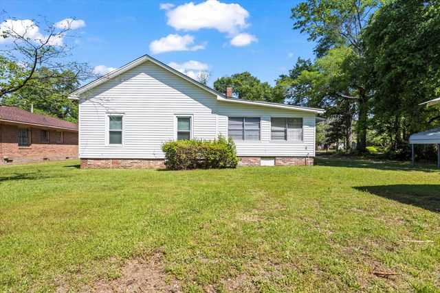 444 Academy Street, Barnwell, SC 29812