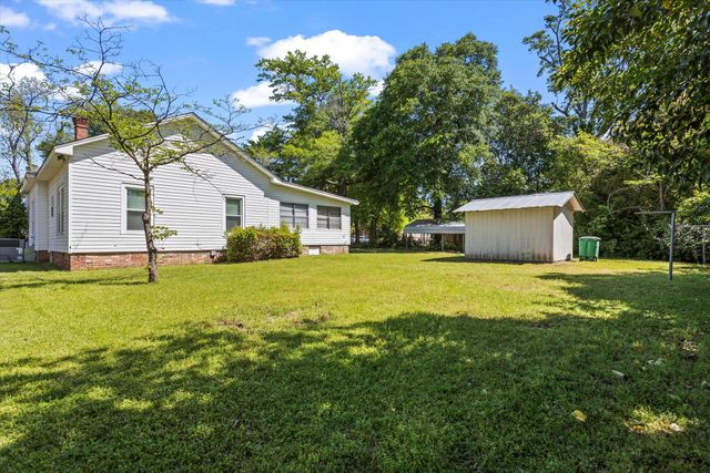 444 Academy Street, Barnwell, SC 29812