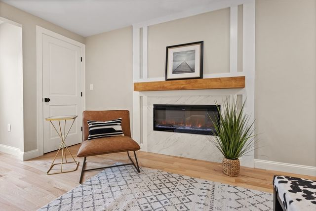 8 Mulberry Cir, Ayer, MA 01432