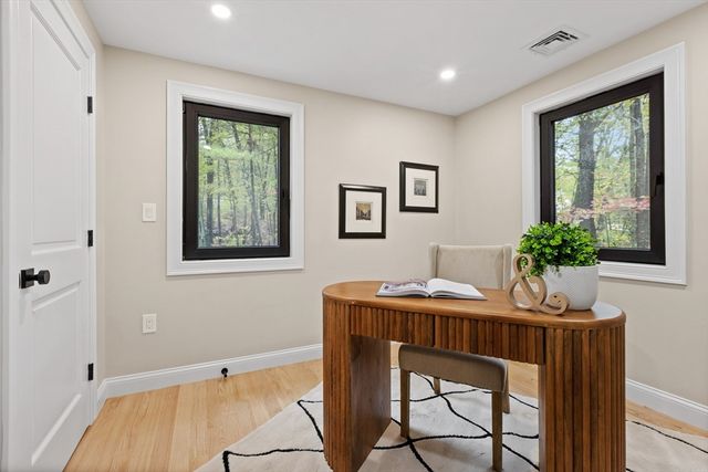 8 Mulberry Cir, Ayer, MA 01432