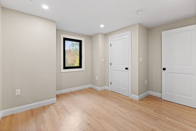 8 Mulberry Cir, Ayer, MA 01432