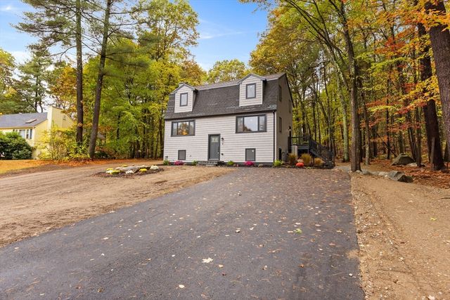 8 Mulberry Cir, Ayer, MA 01432