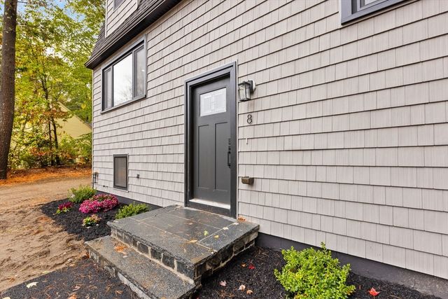 8 Mulberry Cir, Ayer, MA 01432