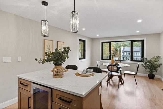 8 Mulberry Cir, Ayer, MA 01432