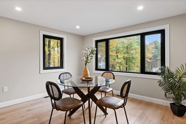 8 Mulberry Cir, Ayer, MA 01432