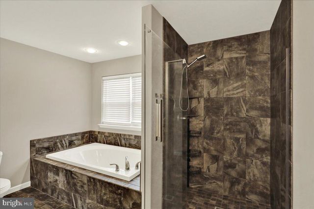 22 ROME DR, Leesport, PA 19533