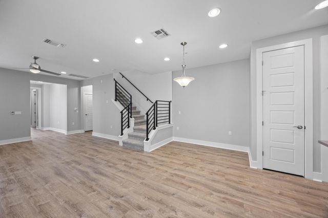 2222 Simond Ave E, Austin, TX 78723