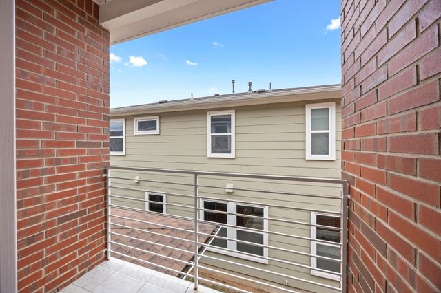 2222 Simond Ave E, Austin, TX 78723