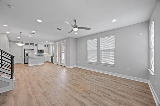 2222 Simond Ave E, Austin, TX 78723