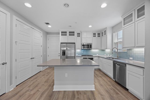 2222 Simond Ave E, Austin, TX 78723