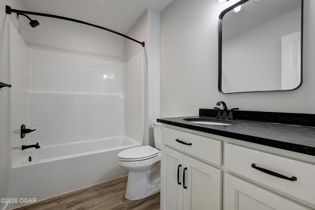 1716 Robertson Avenue, Carthage, MO 64836