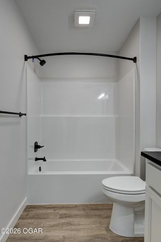 1716 Robertson Avenue, Carthage, MO 64836