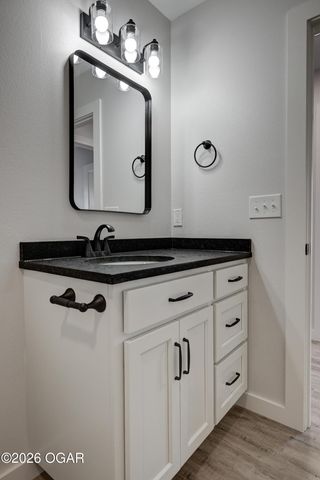 1716 Robertson Avenue, Carthage, MO 64836