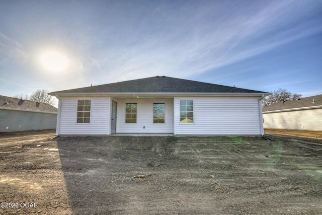 1716 Robertson Avenue, Carthage, MO 64836