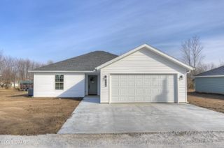 1716 Robertson Avenue, Carthage, MO 64836
