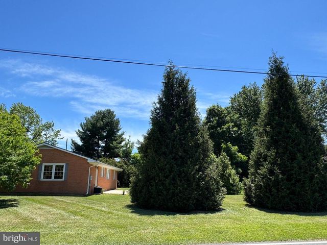 2 SPRINGCREST DR, Luray, VA 22835