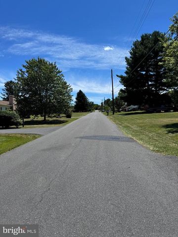 2 SPRINGCREST DR, Luray, VA 22835