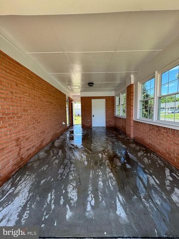 2 SPRINGCREST DR, Luray, VA 22835