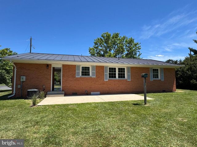 2 SPRINGCREST DR, Luray, VA 22835