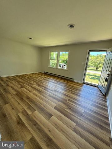 2 SPRINGCREST DR, Luray, VA 22835